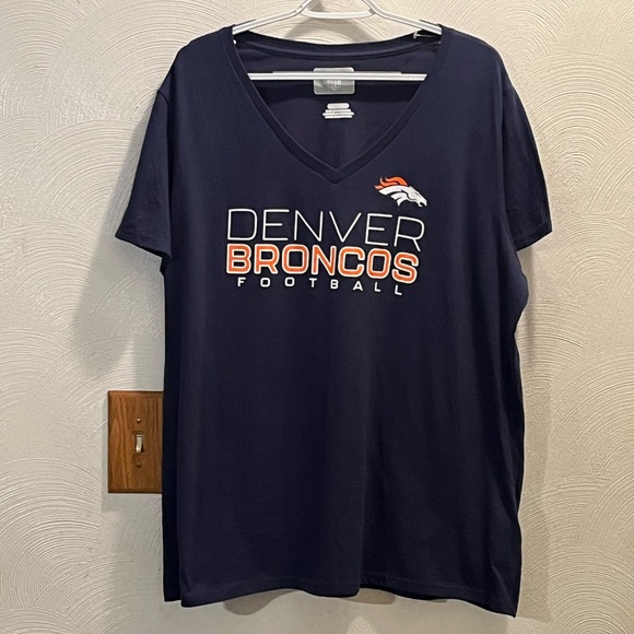 NFL Denver Broncos Football Women’s V-Neck Short Sleeve Tee. Size 2XL. Navy Blue - Picture 1 of 6